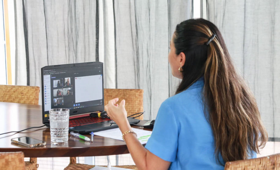 webinar por vídeo conferencia trata de desafios femininos