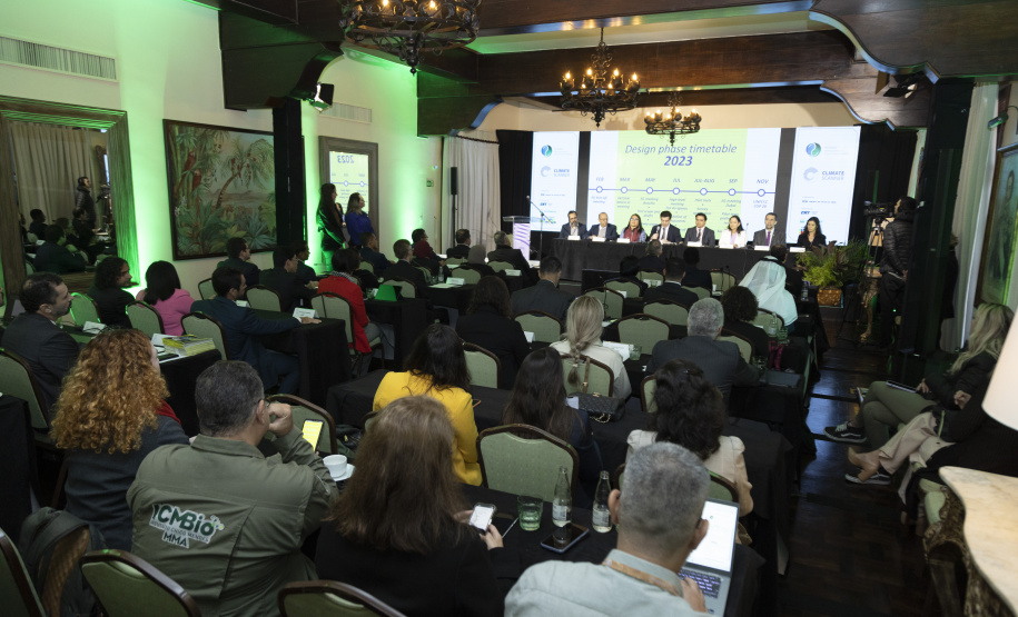 auditório da reunião en que é apresentado o ClimanteScanner