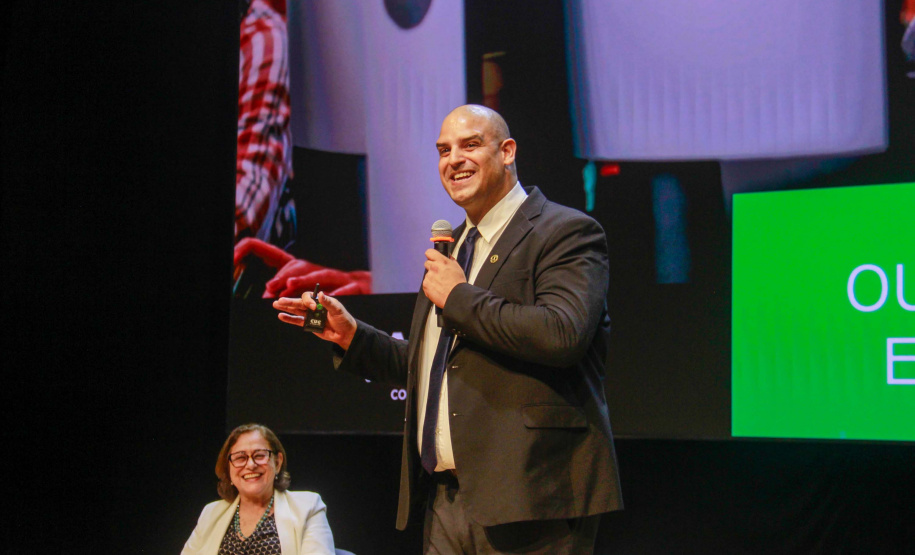 cenas do segundo dia do Congresso de Governança Pública da CGE PR