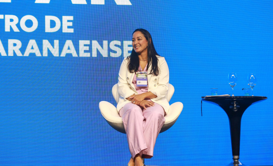 Controladora-geral participa do Emupar e apresenta Controla Paraná