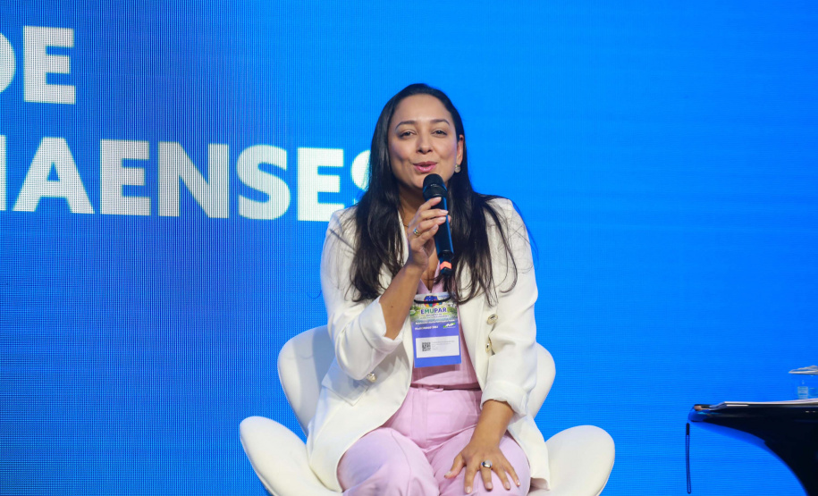 Controladora-geral participa do Emupar e apresenta Controla Paraná