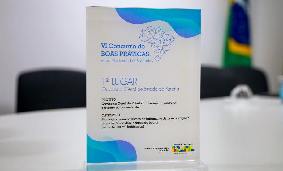 equipe da ouvidoria-geral recebe troféu de boas práticas