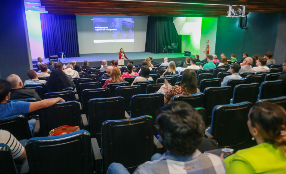 reunião de agentes de transparência, sobre tratamento de informações