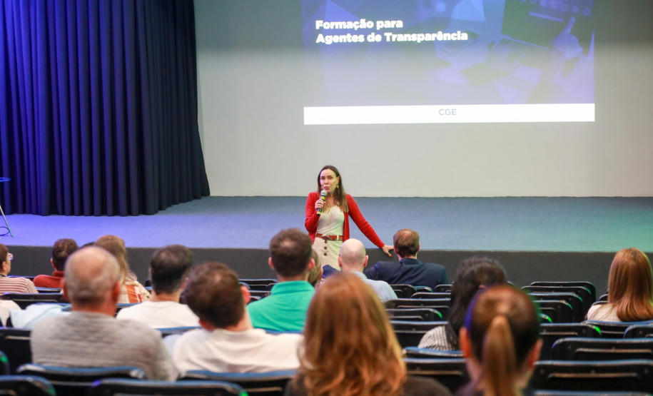 reunião de agentes de transparência, sobre tratamento de informações