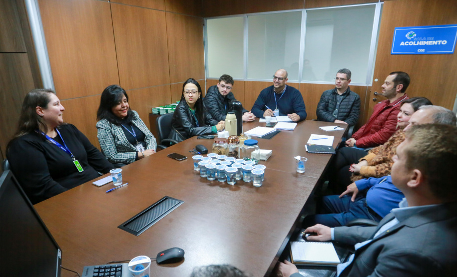 novos agentes de ouvidoria reunidos para treinamento