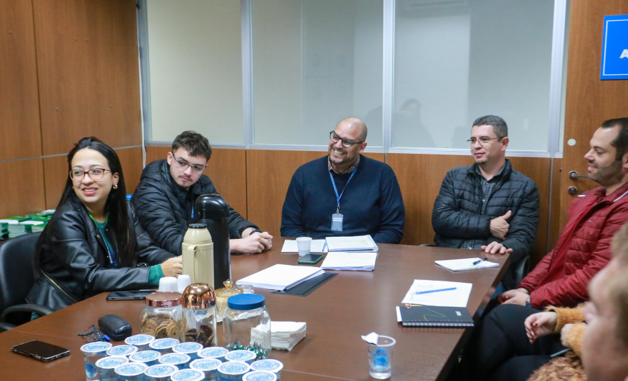 novos agentes de ouvidoria reunidos para treinamento