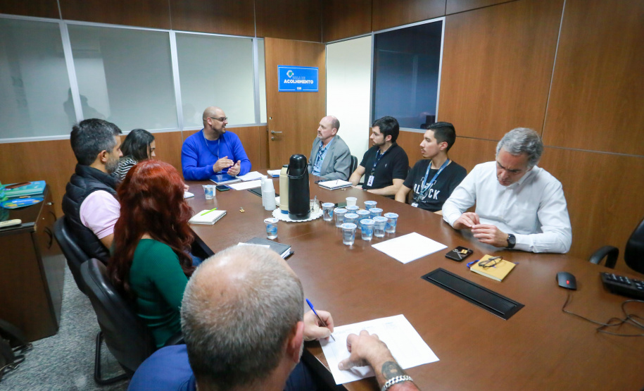 novos agentes de ouvidoria reunidos para treinamento