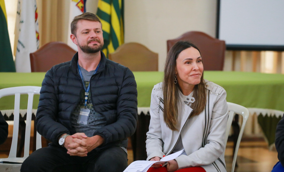 Representantes de turma do Colégio Estadual do Paraná se reúnem com CGE
