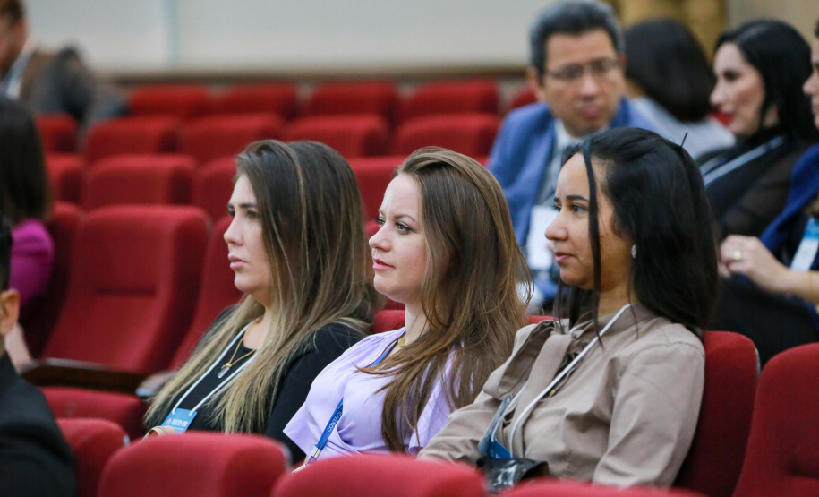 participação da controladora-geral do Estado, Leticia Ferreira da Silva, no II Fórum Internacional de Integridade do TJ PR