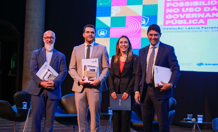 Imagens do auditórios e palestrantes do 2 Congresso de Governança Pública da CGE, no Canal da Música.