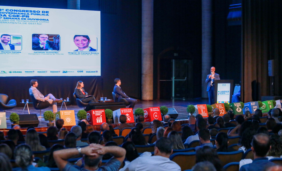 Imagens do auditórios e palestrantes do 2 Congresso de Governança Pública da CGE, no Canal da Música.