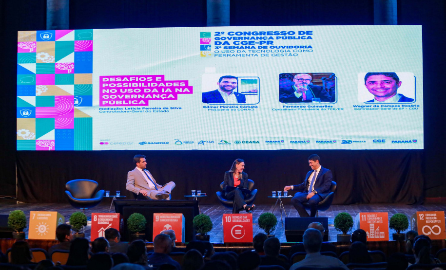 Imagens do auditórios e palestrantes do 2 Congresso de Governança Pública da CGE, no Canal da Música.