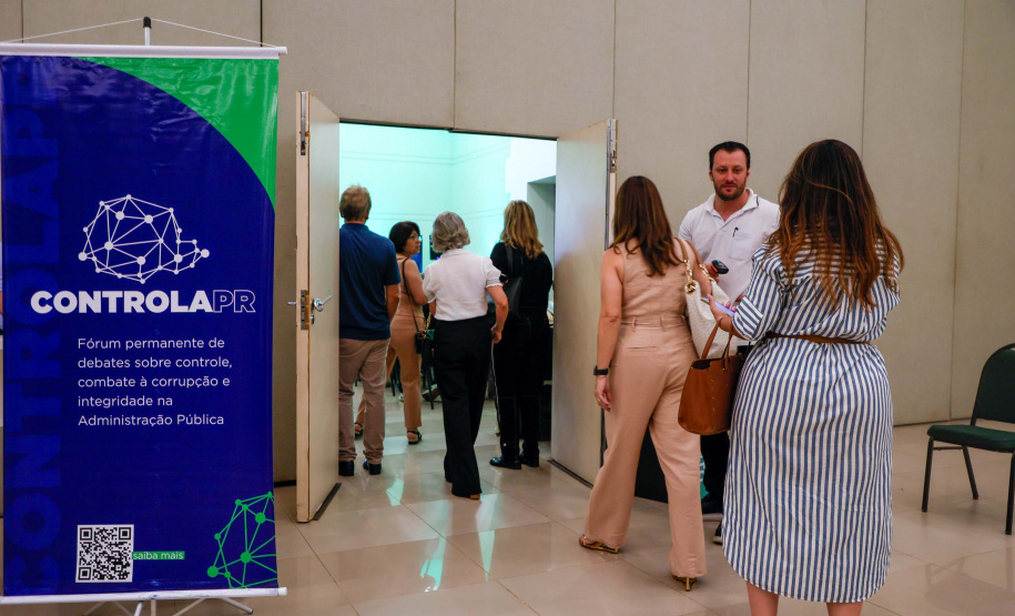 Reunião do controla parana no evento mais cidades