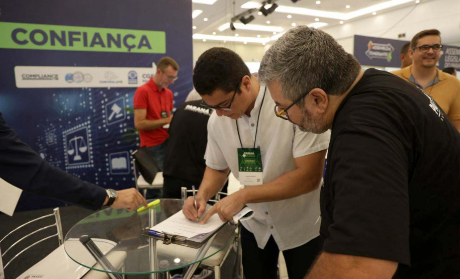 Reunião do controla parana no evento mais cidades