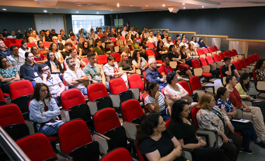 auditório cheio para a palestra de enfrentamento ao assédio
