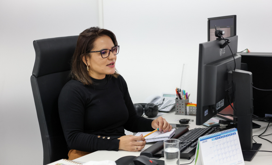 servidores da CGE falam on-line com prefeituras