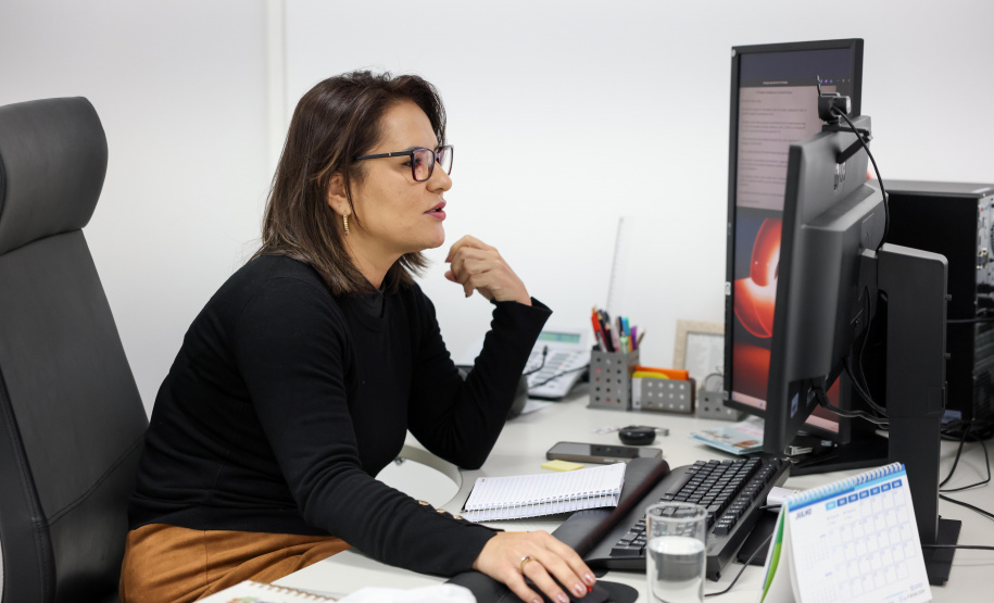 servidores da CGE falam on-line com prefeituras