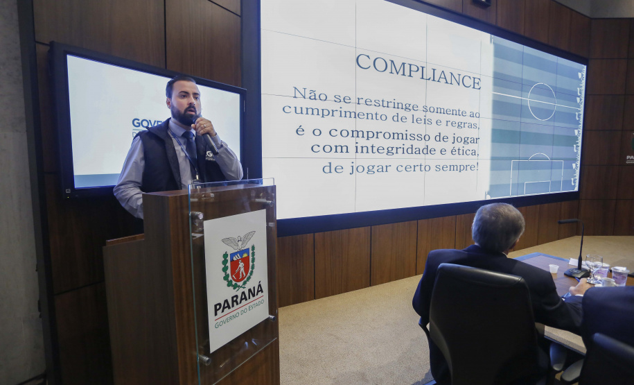 Estado prepara novo modelo de transporte de servidores