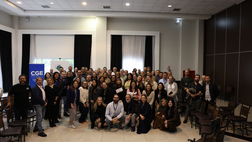 servidores da CGE assistem palestra 